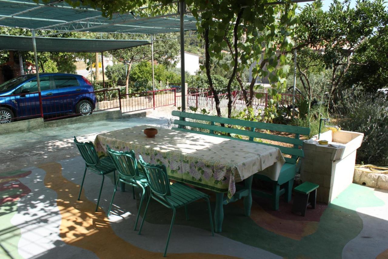 Apartments And Rooms With Parking Space Gradac, Makarska - 6819 Gradac  Esterno foto